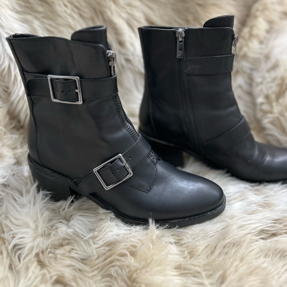 Donald Pliner Dusten Moto boot